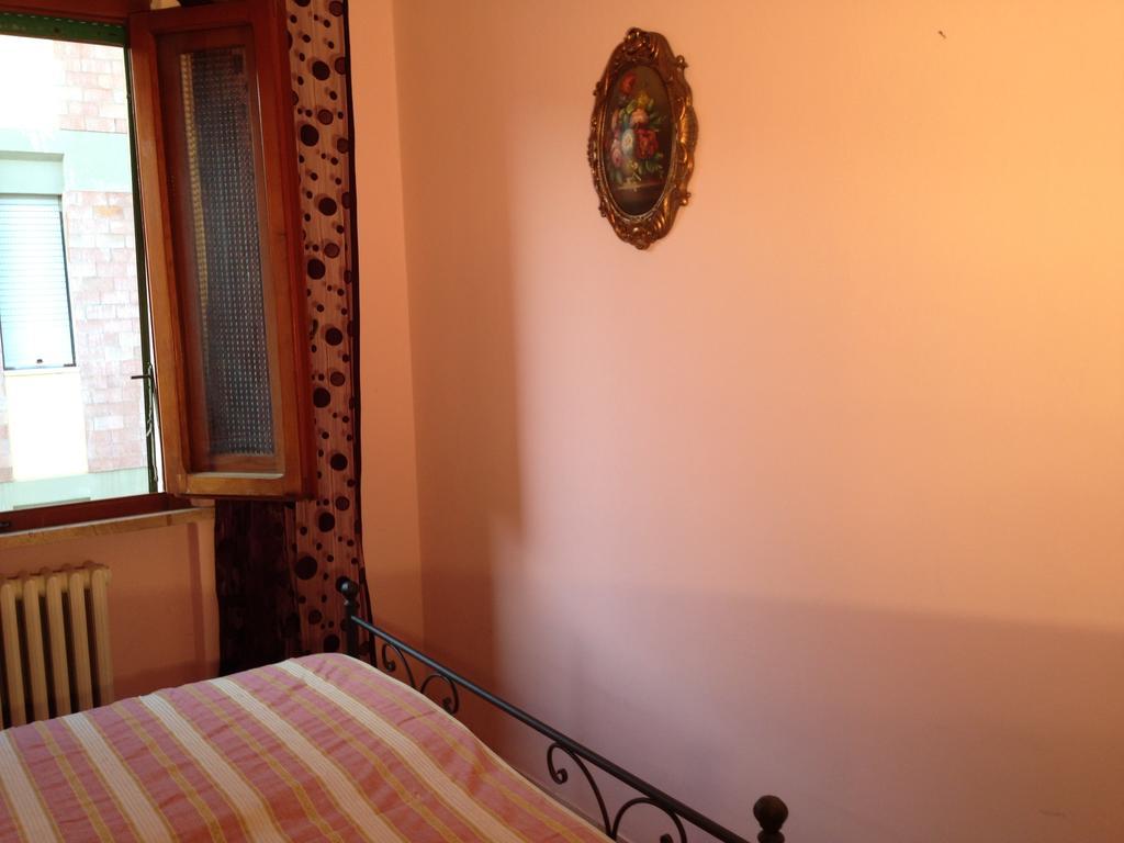 Stanza Bellaria Hotel Pontedera Cameră foto